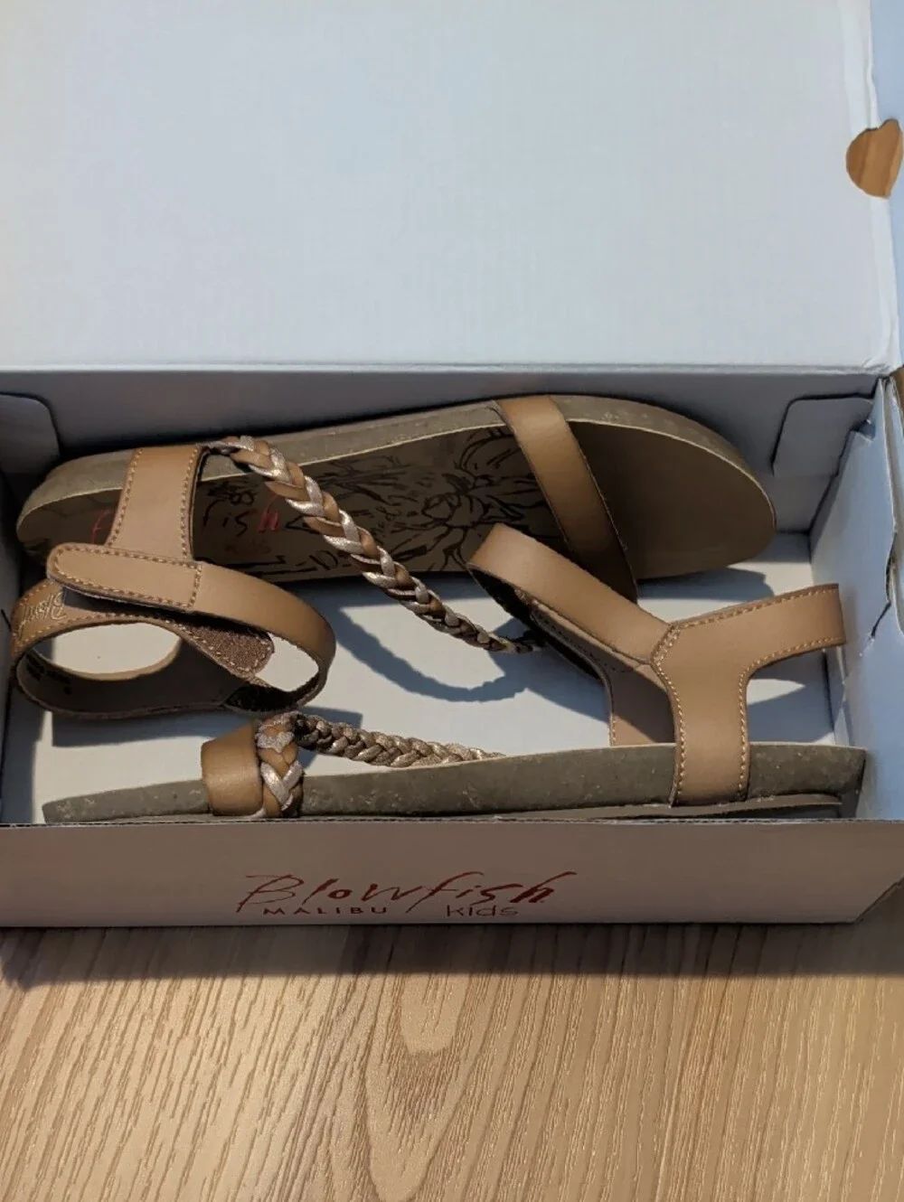 Tan Braided Strap Big Girls Size 5 Sandals